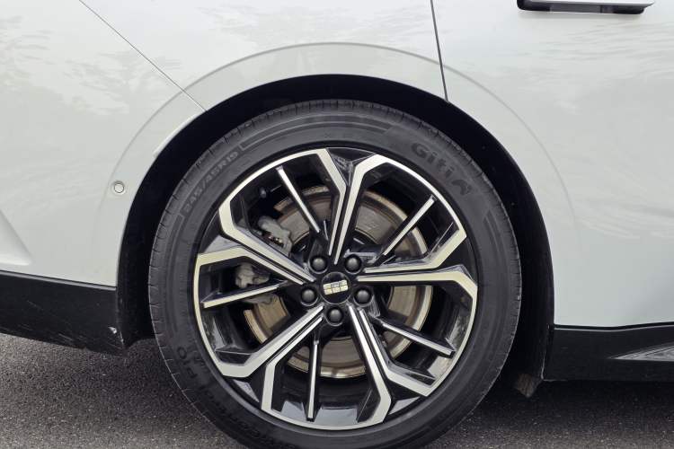 Used Geely Galaxy E8 2025 575 km Exploration Intelligent Driving Edition
