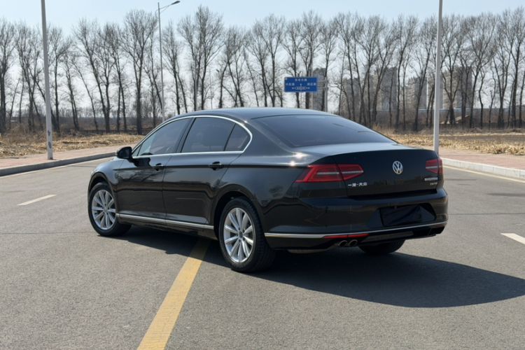 Used Volkswagen Magotan 2017 330TSI DSG Leading Model Exterior 3