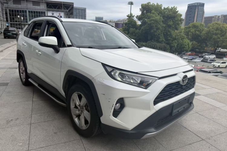 Used Toyota RAV4 2020 2.0L CVT Two-Wheel Drive Fashion PLUS Edition Exterior 2