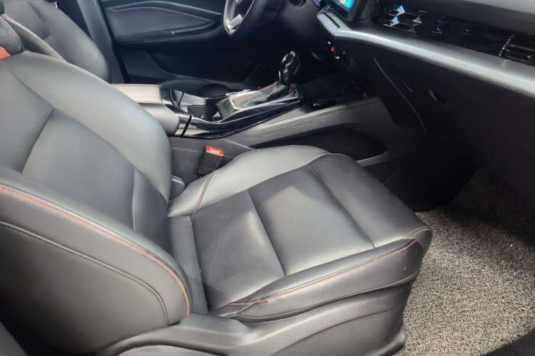 Used MG 5 2022 180 DVVT CVT Youth Style Edition Interior 9