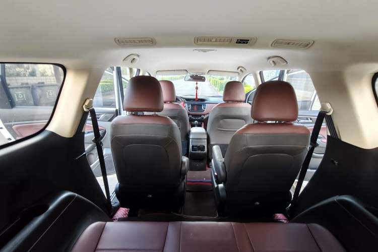 Used Changan Lingxuan 2017 1.5T Manual Joyful & Happy Model
