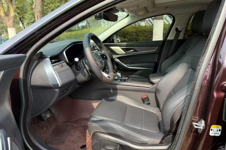 Used Jaguar XFL 2021 XFL 2.0T P200 Two-Wheel-Drive Elite Luxury Edition Interior 2