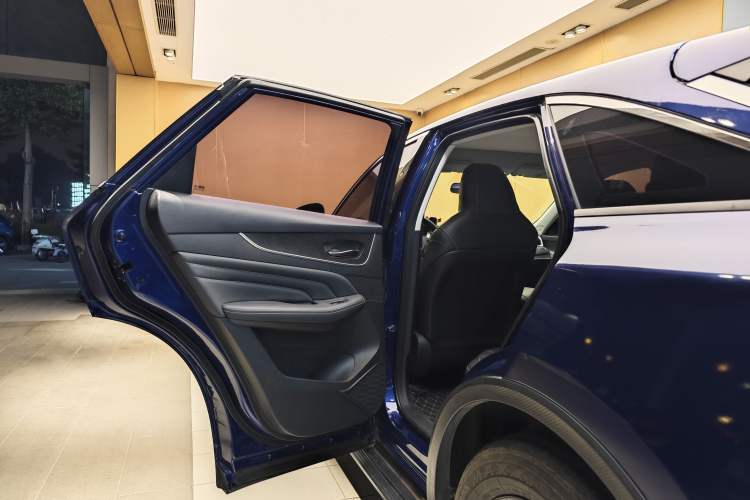 Used Venucia V 2021 260T Idol Edition Exterior 12