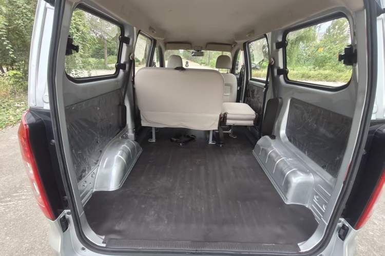 Used Wuling Hongguang V 2019 1.5L Jingqu Version China VI LAR