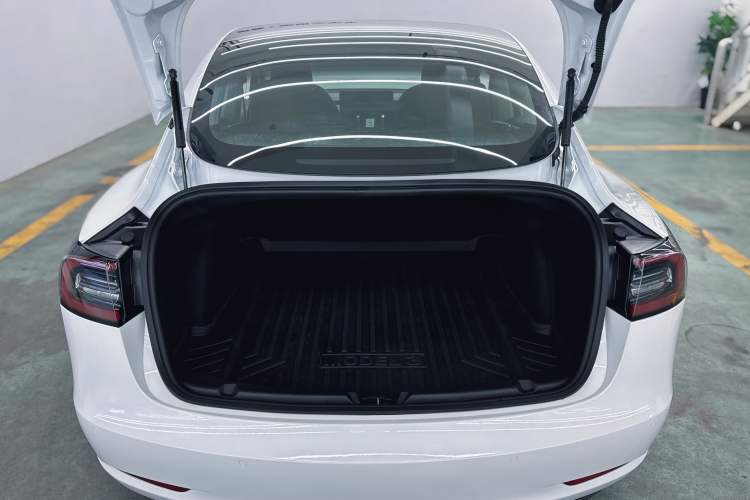 Used Tesla Model 3 2019 Standard Range Rear-Drive Upgraded Version Interior 8