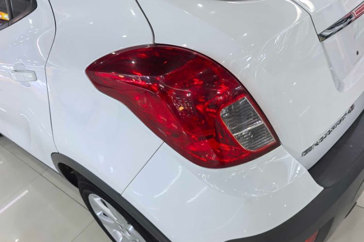 Used Buick Encore 2015 1.4T Automatic Two-Wheel Drive Urban Elite Version Exterior 6