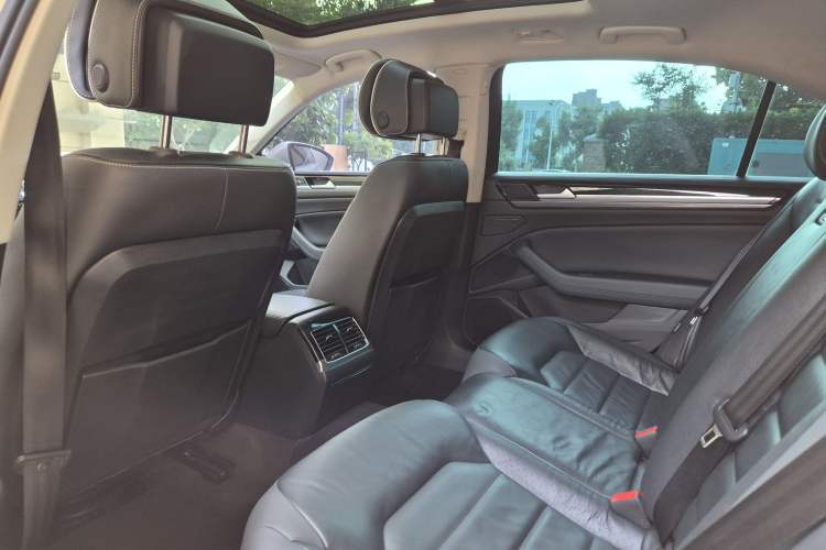 Used Volkswagen Phideon 2018 Revised Version 380TSI Two-Wheel Drive Business Edition