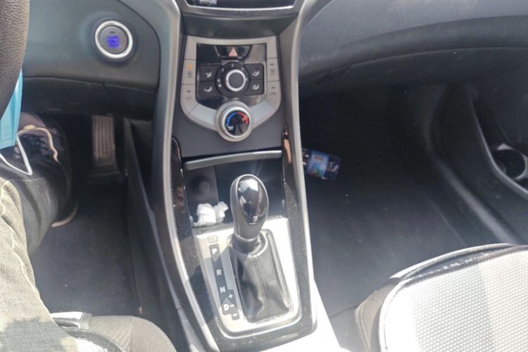 Used Hyundai Elantra (5th Generation / Langdong) 2015 1.6L Automatic Leading Model Interior 2