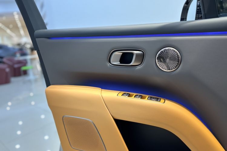 Used Li Auto i8 2025 Model Standard Version Interior 4