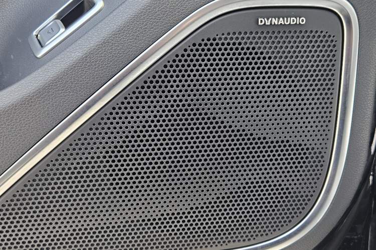 Used Hongqi HS7 PHEV 2024 2.0T PHEV Four-Wheel Drive Flagship Edition 6 Seats Interior 7