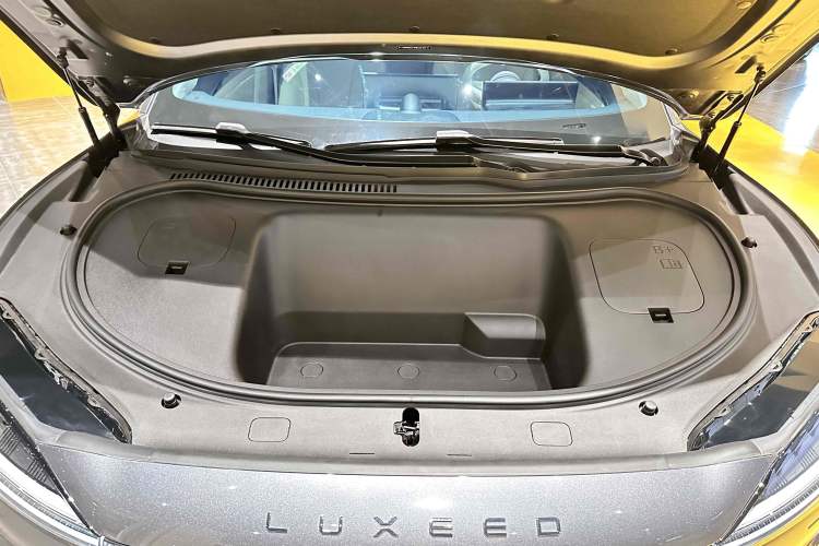 Used Hima Luxeed R7 2024 All-Electric 802 km Max
