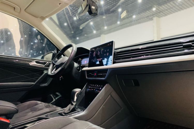 Used Volkswagen Tiguan L 2022 330TSI Automatic Two-Wheel Drive R-Line Enhanced Edition
