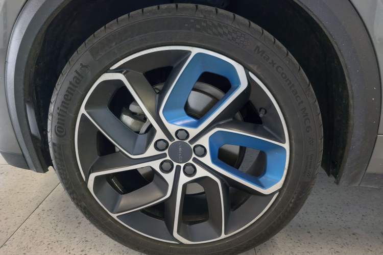 Used Lynk & Co 05 2022 2.0T Two-Wheel Drive Shine Halo Exterior 5