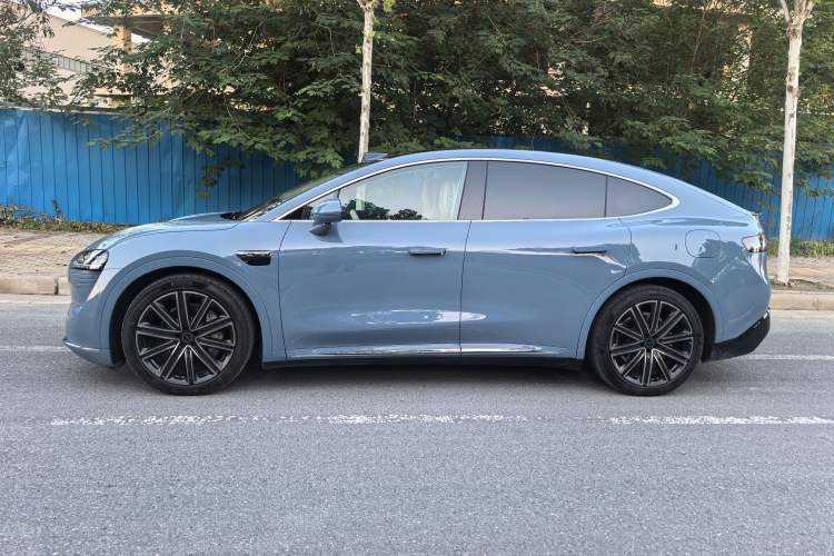 Used Hima Luxeed R7 2024 All-Electric 667 km Max