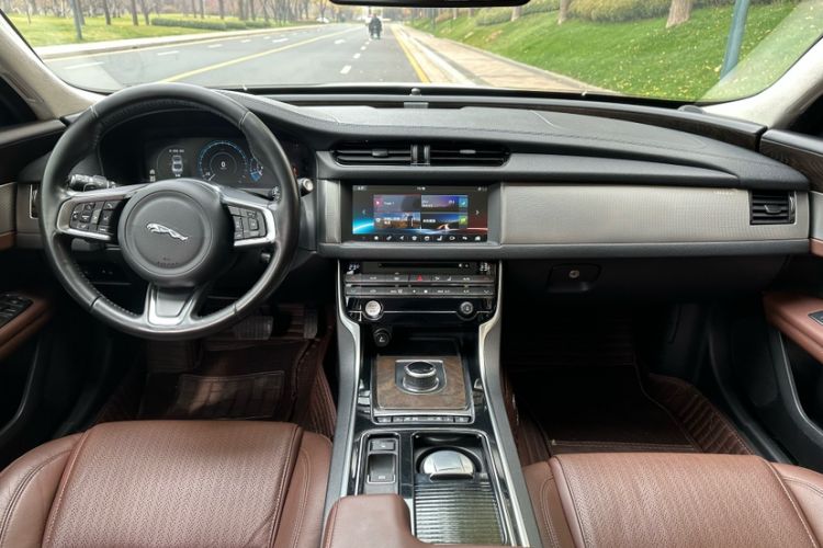 Used Jaguar XFL 2018 XFL 2.0T 250 PS Premium Edition