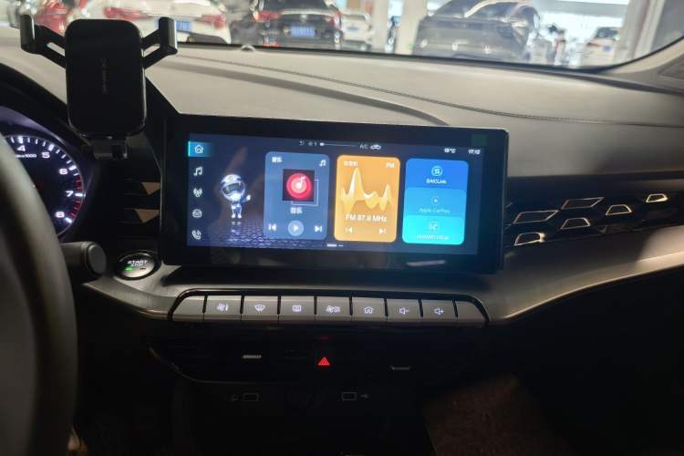 Used MG 5 2022 180 DVVT CVT Youth Style Edition Audio And AC Panel