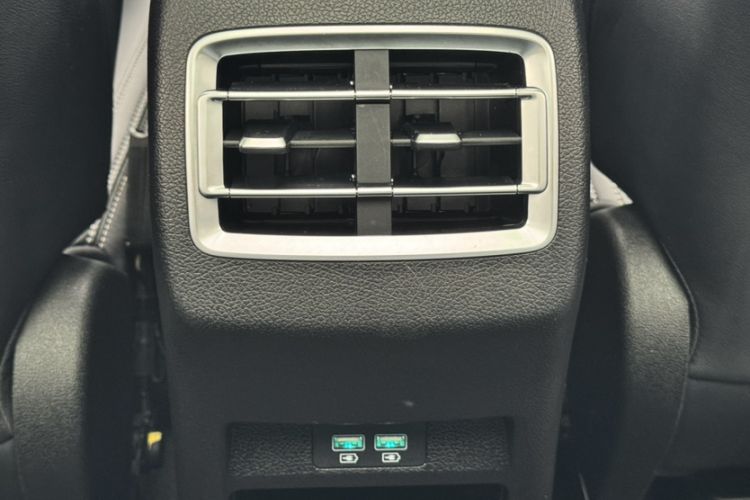 Used BYD Song Pro New Energy 2019 DM 1.5T Four-Wheel Drive Performance Edition Deluxe Model Interior 10