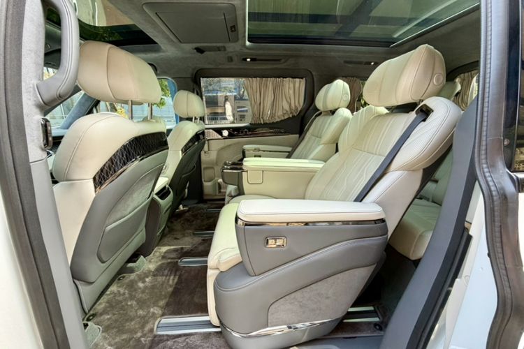 Used Zeekr 009 2022 WE Edition Interior 3