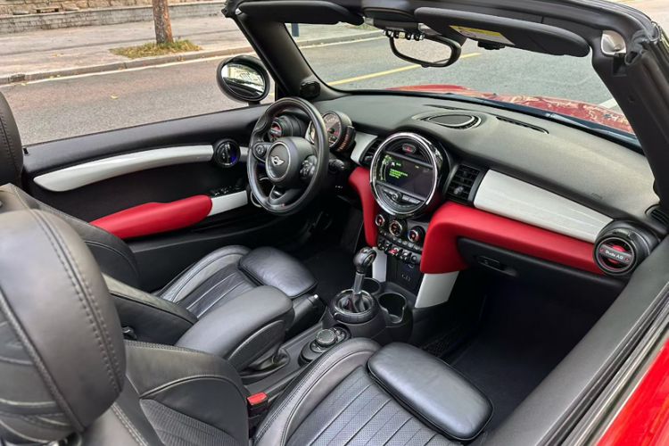 Used MINI 2016 2.0T COOPER S CABRIO Interior 1