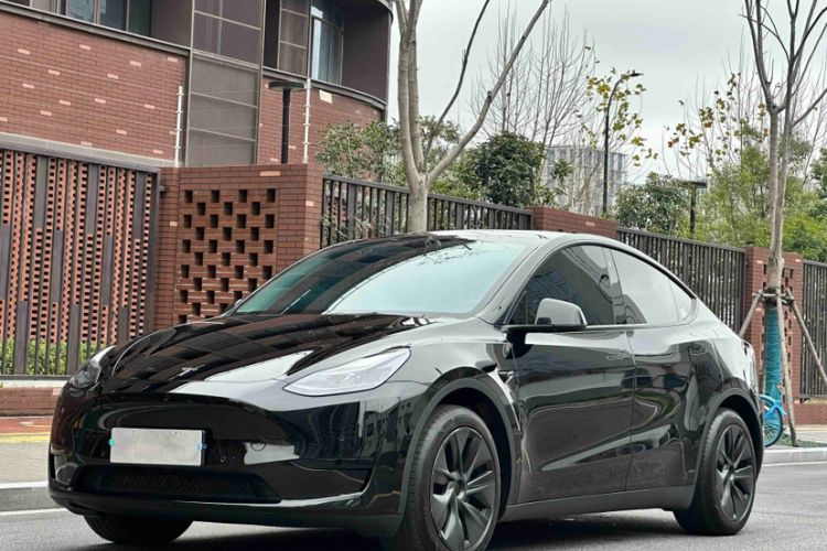 Used Tesla Model Y 2023 Rear-Wheel-Drive Version