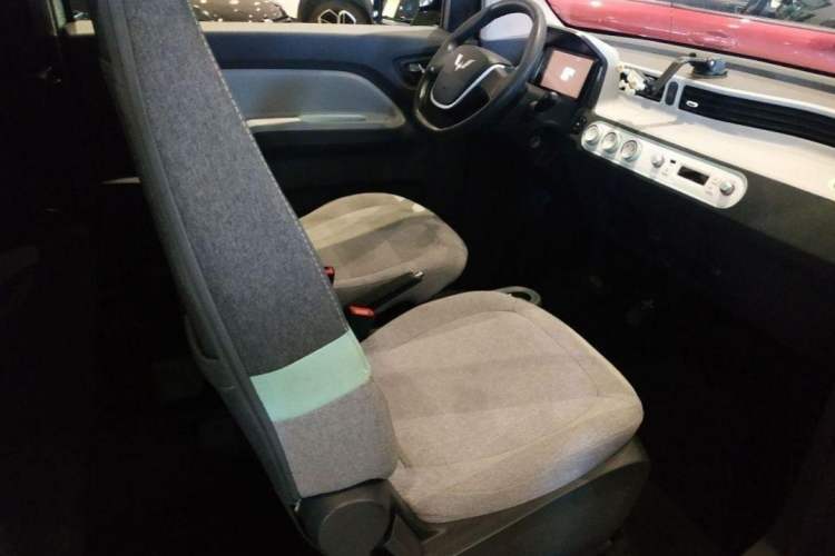 Used Wuling Hongguang MINIEV 2022 Macaron Premium Model – Lithium Iron Phosphate