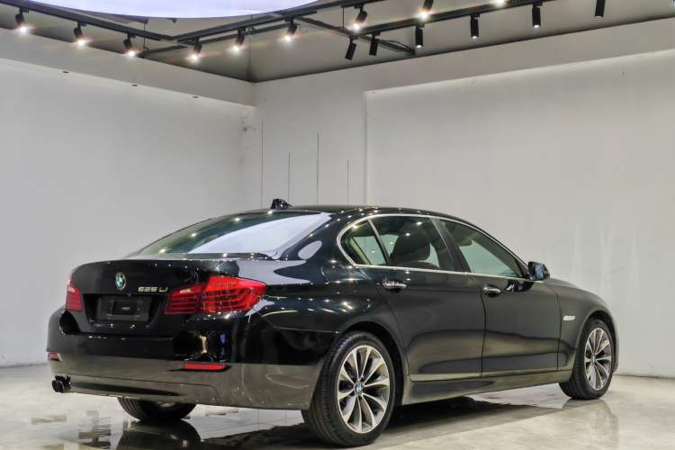 Used BMW 5 Series 2017 525Li Leading Model