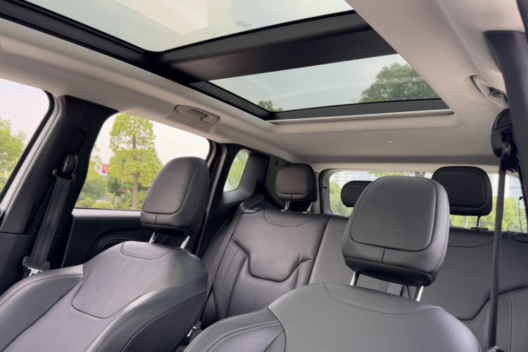 Used Jeep Renegade 2018 Connected Large Screen Version 180T Automatic Smart Version