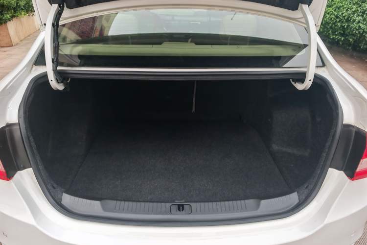 Used Buick GT 2016 15N Automatic Elite Edition Trunk