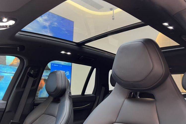 Used Lynk & Co 09 2021 2.0T Halo Six-Seater