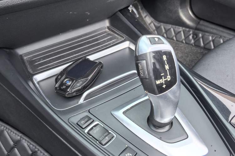 Used BMW 2 Series 2018 220i Convertible Coupe Sports Design Package