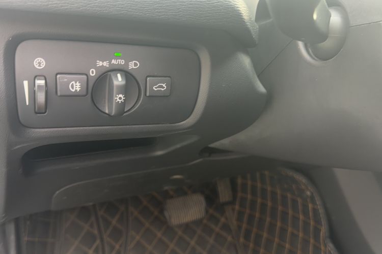 Used Volvo V40 2018 T3 Zhiyi Edition Interior 5