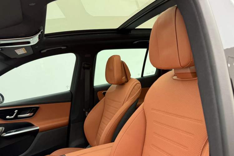 Used Mercedes-Benz GLC 2025 GLC 300 L 4MATIC Dynamic Model 5 Seats