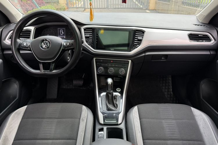 Used Volkswagen T-ROC 2020 230TSI DSG Two-Wheel Drive Advanced Version Interior 1