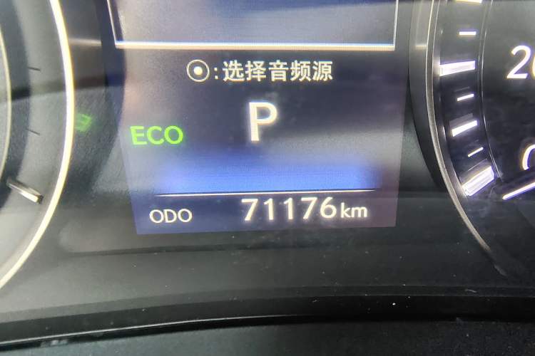 Used Lexus RX 2016 450h Four-Wheel Drive Elegant Edition Odometer Close Up