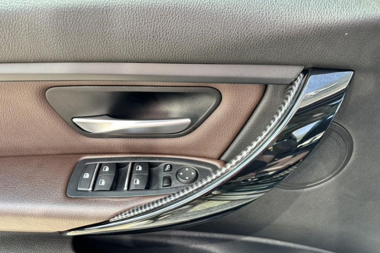 Used BMW 3 Series 2018 318Li Interior 4