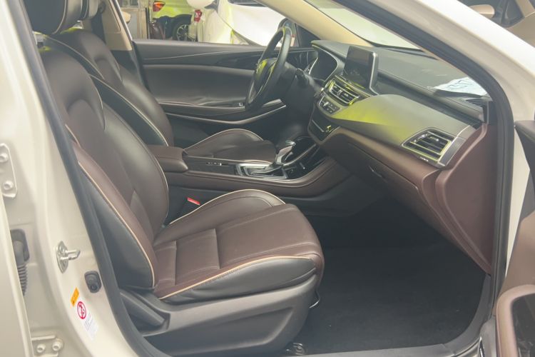 Used CHANGAN Raeton CC 2018 1.5T Automatic Zhiya Model China V Standard
