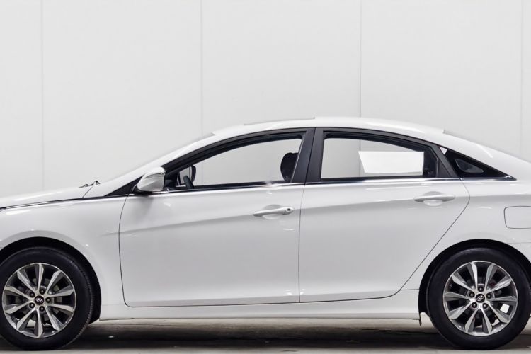 Used Hyundai Sonata 2015 Classic 2.0L Automatic Leading Edition Exterior 9