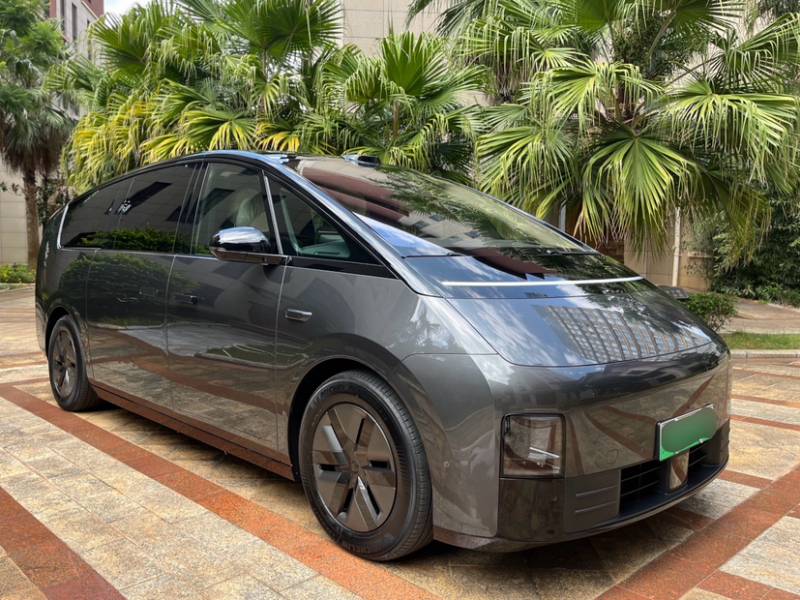 Used Li Auto MEGA 2025 Home Family Special Edition — 32