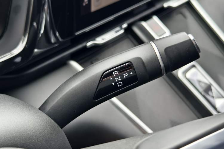 Used Haval Fierce Dragon Max 2023 1.5L Hi4 105 Four-Wheel Drive Navigation Edition Interior 4