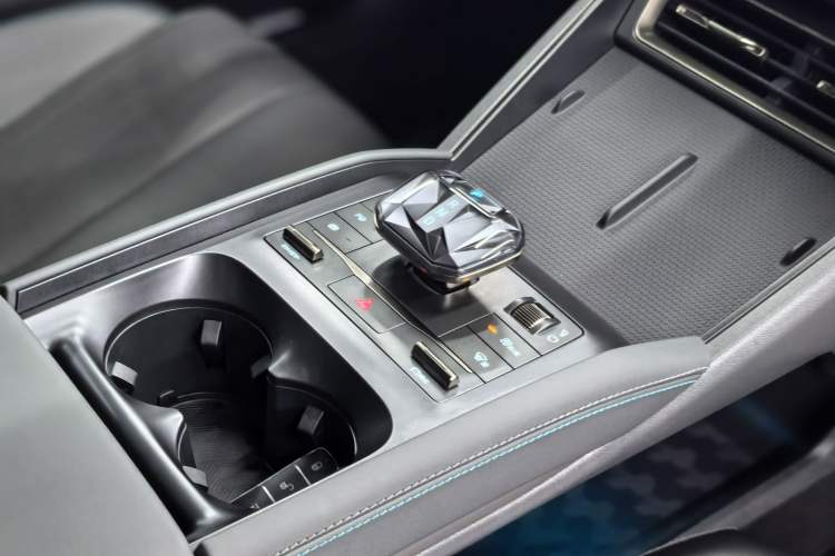 Used BYD Qin L 2025 DM-i Smart Drive 80KM Leading Model