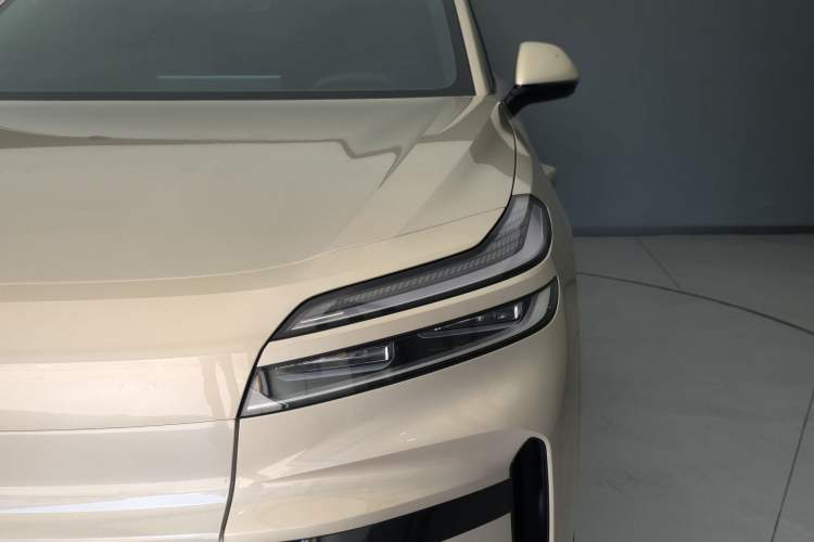 Used ONVO Luxeed L90 2025 Model—Ultra Six-Seater Version
