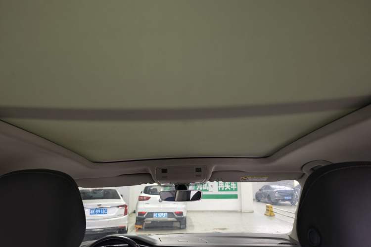 Used Volkswagen Tayron 2020 330TSI Two-Wheel Drive Luxury Smart Connectivity Version Headliner