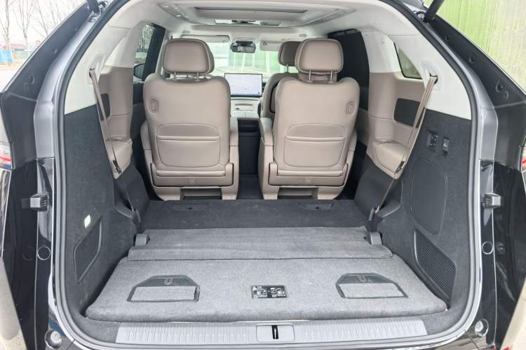 Used XPeng X9 2025 650 Long-Range Max