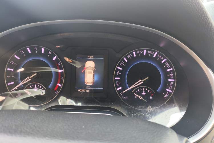 Used Haval H2 2018 Chuanxiang Edition 1.5T Dual-Clutch Two-Wheel Drive Fashion Model China V Standard