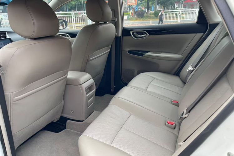 Used Nissan Sylphy 2016 1.6 XL CVT Luxury Edition Interior 3