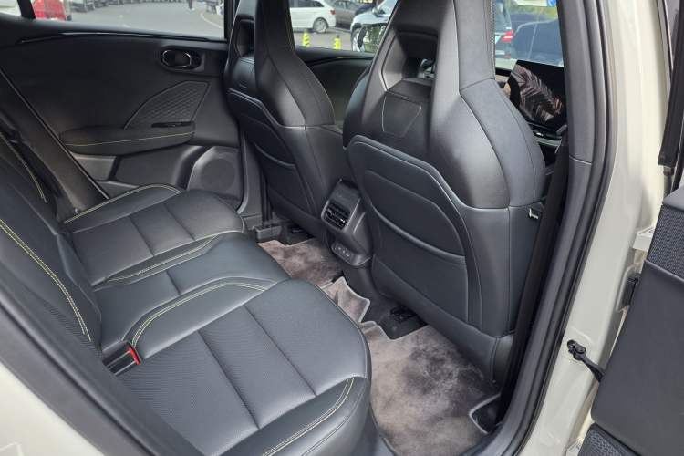 Used Lynk & Co 06 2025 Renew 1.5T Halo Interior 2