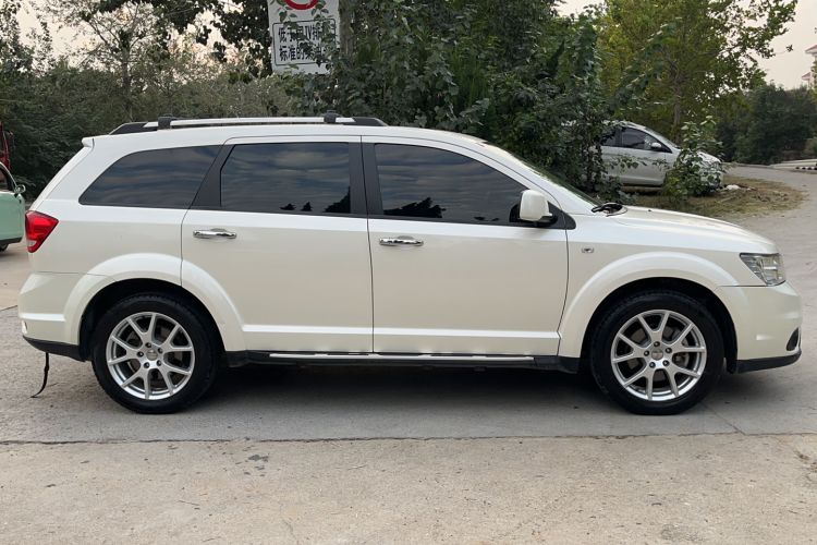 Used Dodge Journey 2013 2.4L Two-Wheel Drive Luxury Version