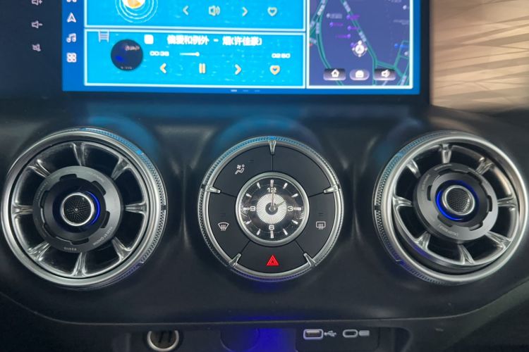 Used Tank 300 2021 Off-Road Edition 2.0T Challenger Interior 9