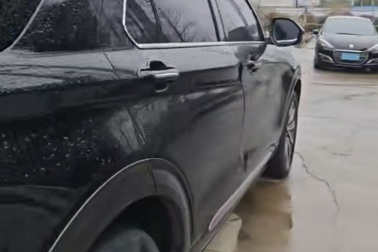 Used Ford Explorer 2023 EcoBoost 285 Four-Wheel Drive Titanium Edition 6 Seats