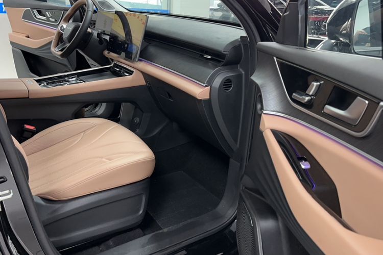 Used Chery Tiggo 8 L 2024 2.0T Two-Wheel Drive Luxury Edition 5 Seats